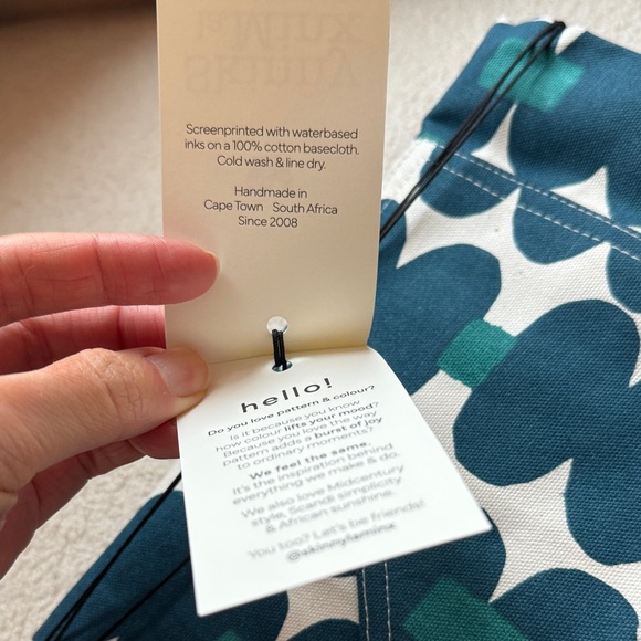 Skinny LaMinx Printed Apron - Picture 6 of 7